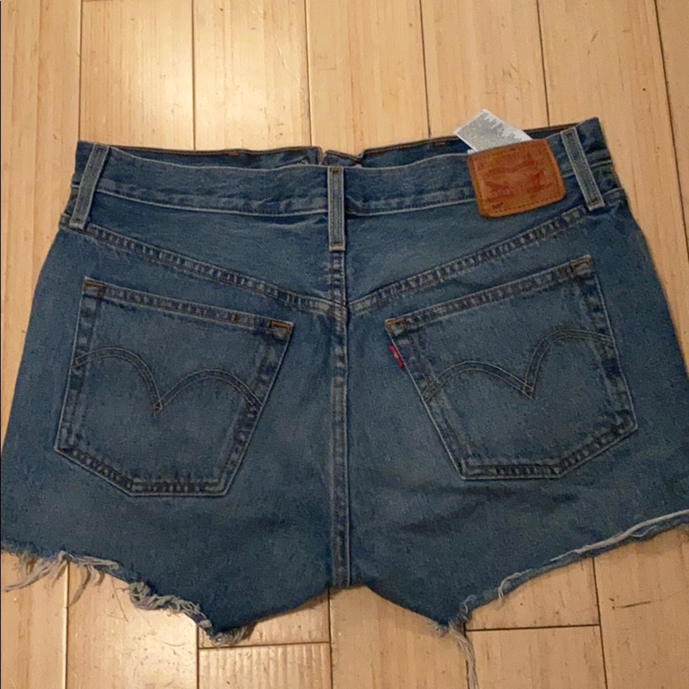 Levi’s shorts - Picture 3 of 3